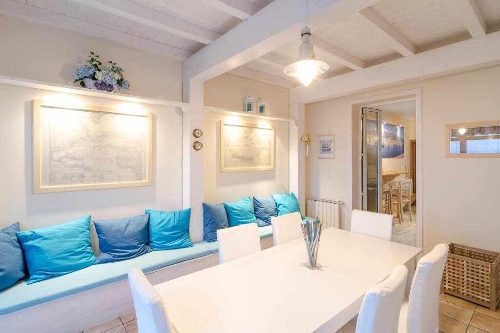 Casa Delle Zammare Fronte Mare Centro Storico Villa Riposto Exterior foto